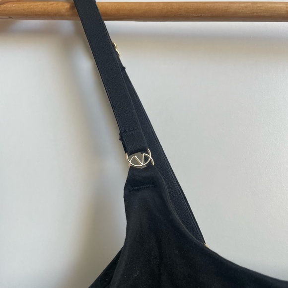 Victoria’s Secret Feathersoft Essentials Bralette - Picture 6 of 7